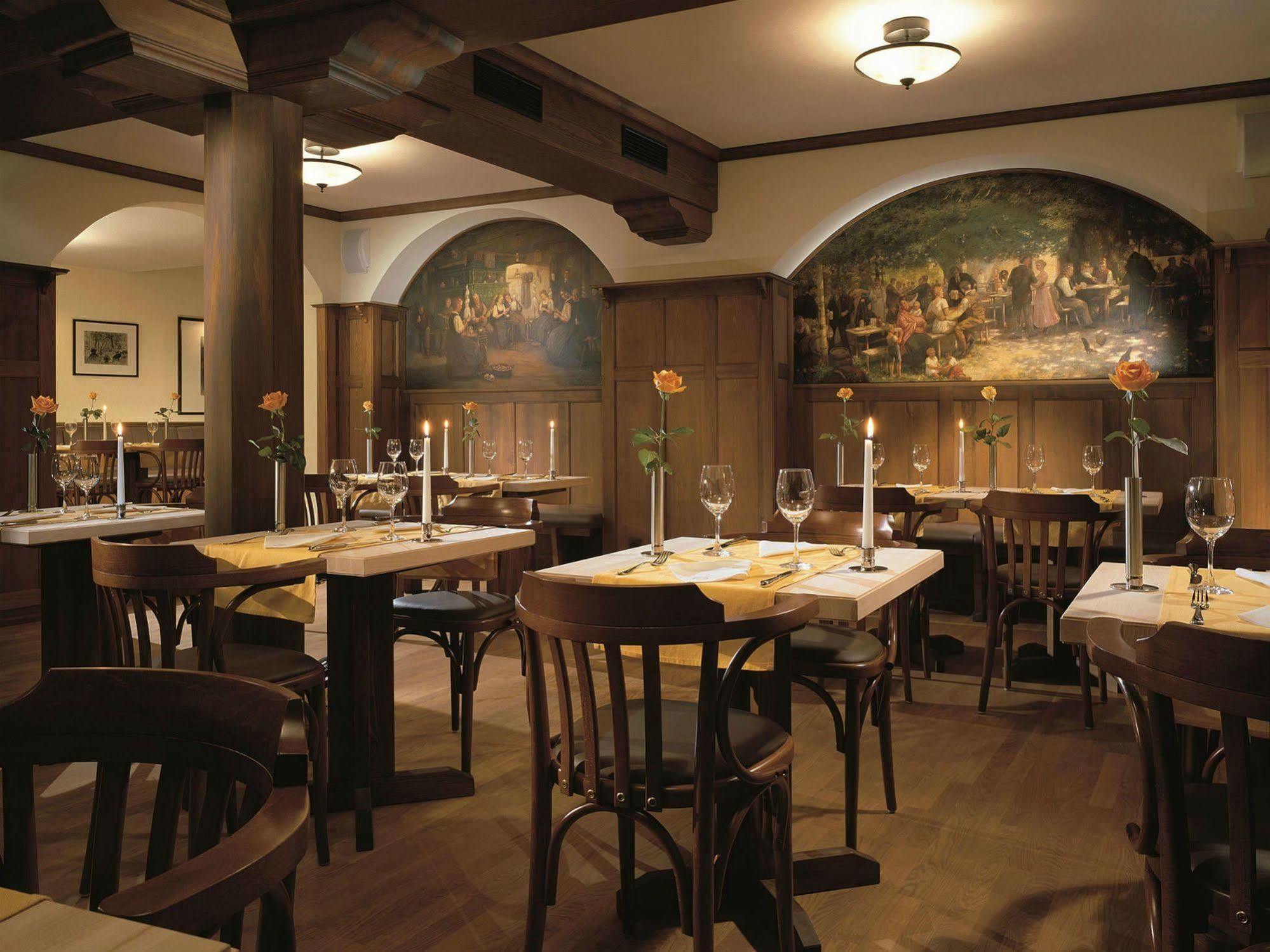 魏玛大象酒店-傲途格精选 外观 照片 Interior of the restaurant