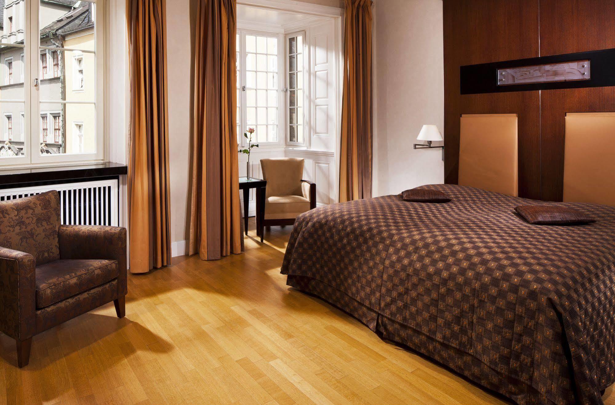 魏玛大象酒店-傲途格精选 外观 照片 A room at the Hotel Axelmannstein